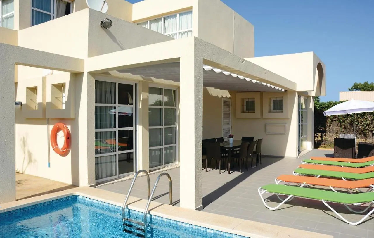 Casa de Férias Nice Home In Can Picafort With Kitchen